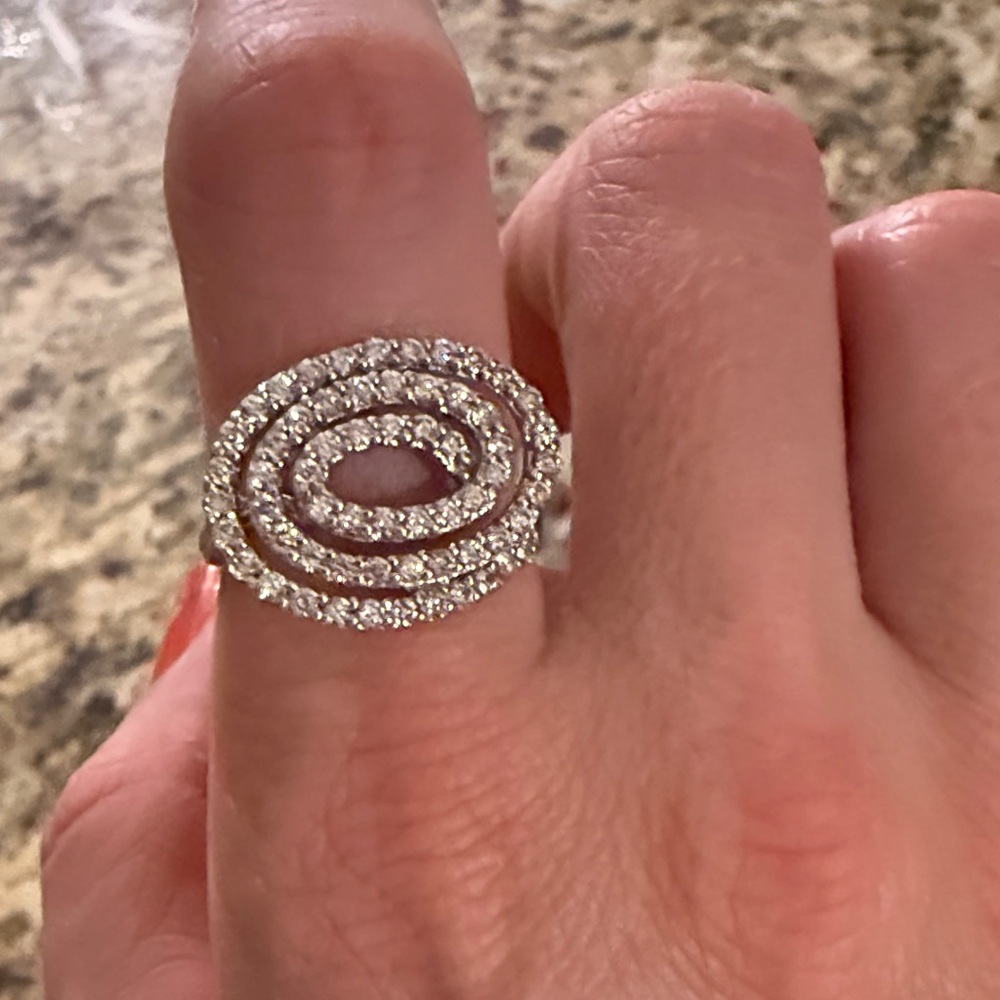 Dazzling Spiral Diamond White Gold Ring - Picture 4 of 4